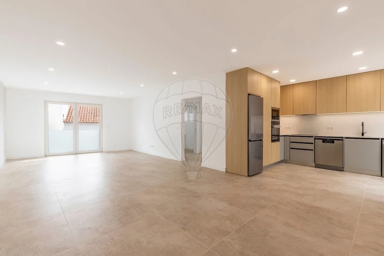 Apartamento T2 para Venda em Santa Maria, São Pedro e Matacães Foto 1