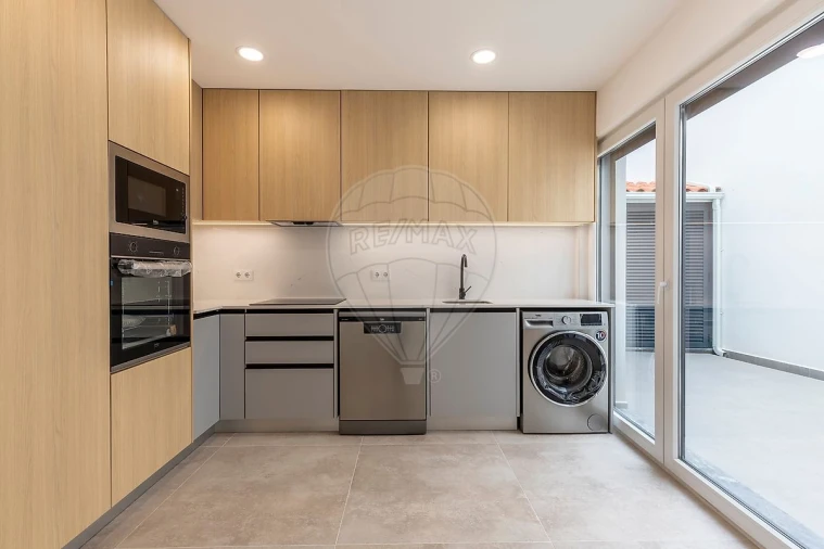 Apartamento T2 para Venda em Santa Maria, São Pedro e Matacães Foto 3