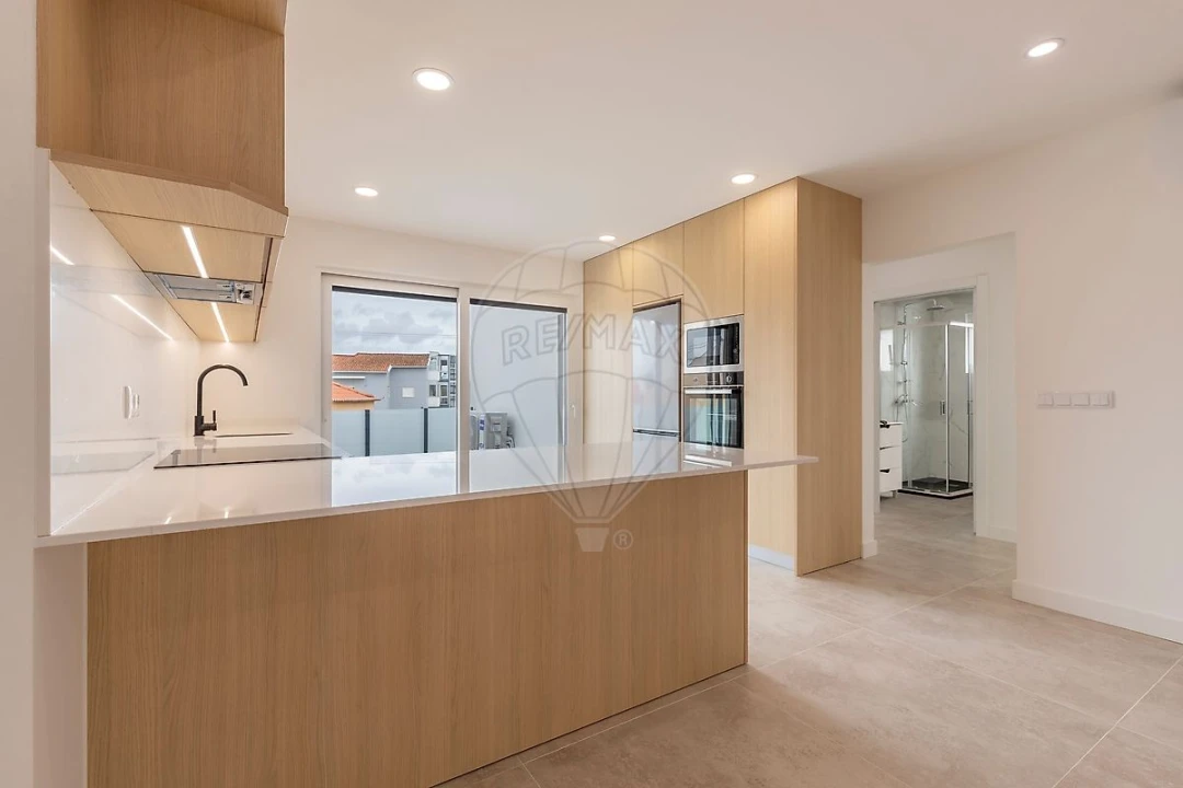 Apartamento T3 para Venda em Santa Maria, São Pedro e Matacães Foto 7