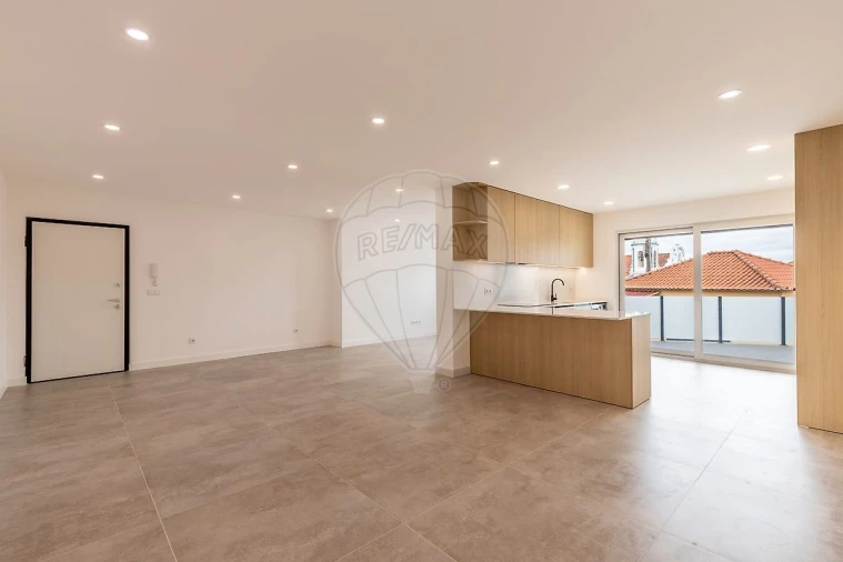 Apartamento T3 para Venda em Santa Maria, São Pedro e Matacães Foto 2