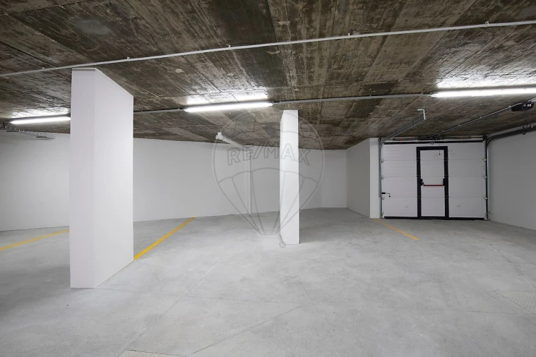 Apartamento T3 para Venda em Santa Maria, São Pedro e Matacães Foto 25