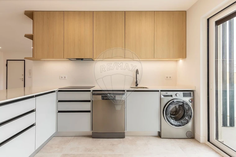 Apartamento T3 para Venda em Santa Maria, São Pedro e Matacães Foto 1