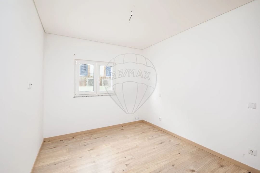 Moradia T4 para Venda em Alverca do Ribatejo e Sobralinho Foto 9