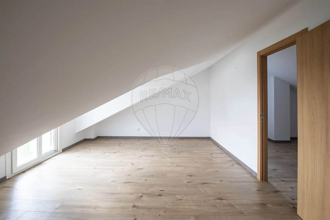 Moradia T4 para Venda em Alverca do Ribatejo e Sobralinho Foto 33