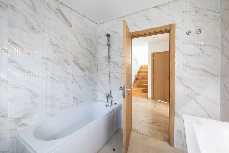 Moradia T4 para Venda em Alverca do Ribatejo e Sobralinho Foto 29