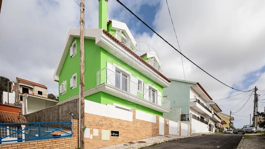 Moradia T4 para Venda em Alverca do Ribatejo e Sobralinho