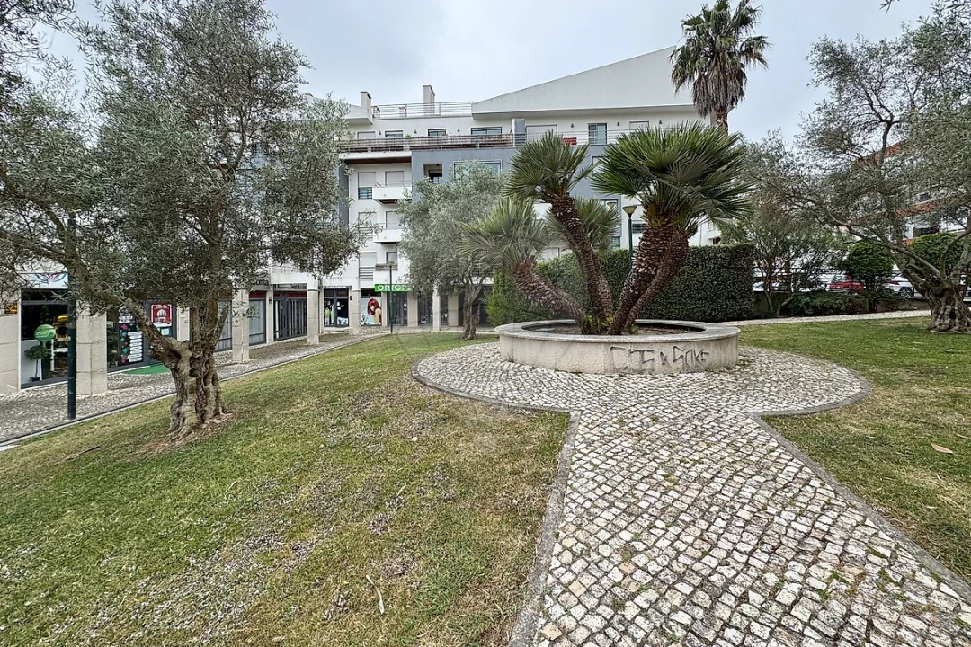 Apartamento T3 para Venda em Rio de Mouro Foto 5