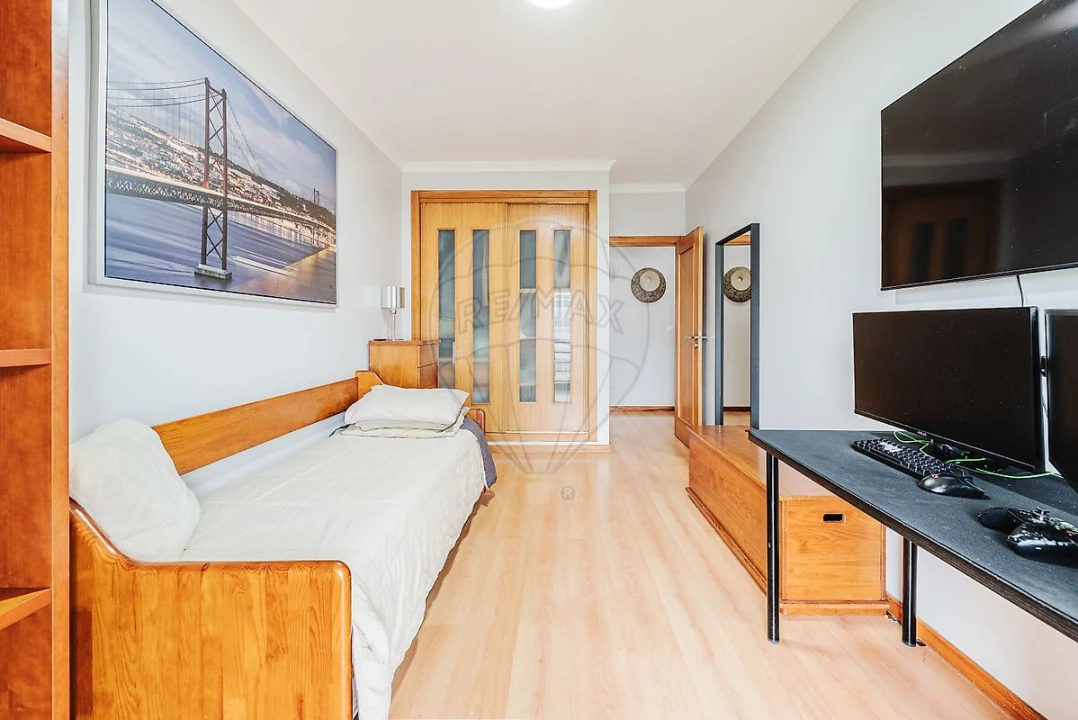 Apartamento T3 para Venda em Rio de Mouro Foto 33