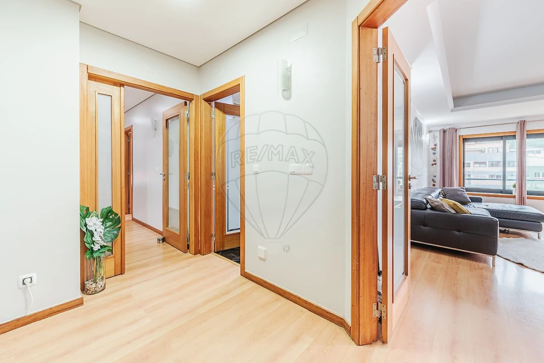 Apartamento T3 para Venda em Rio de Mouro Foto 38
