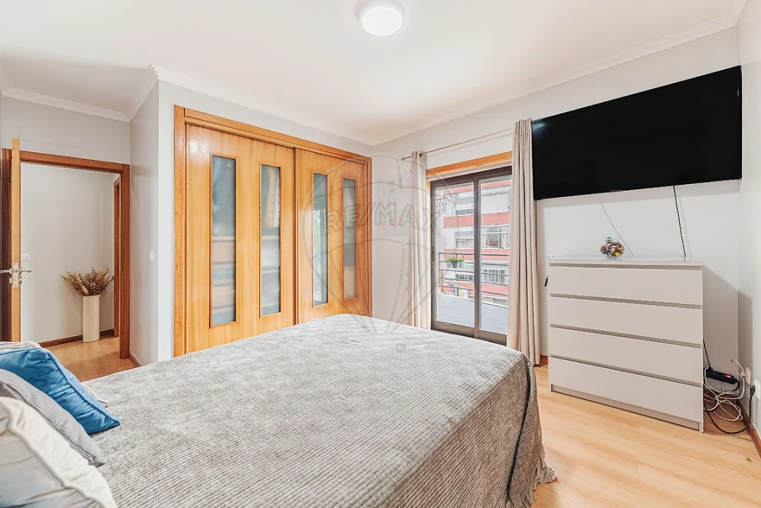 Apartamento T3 para Venda em Rio de Mouro Foto 7