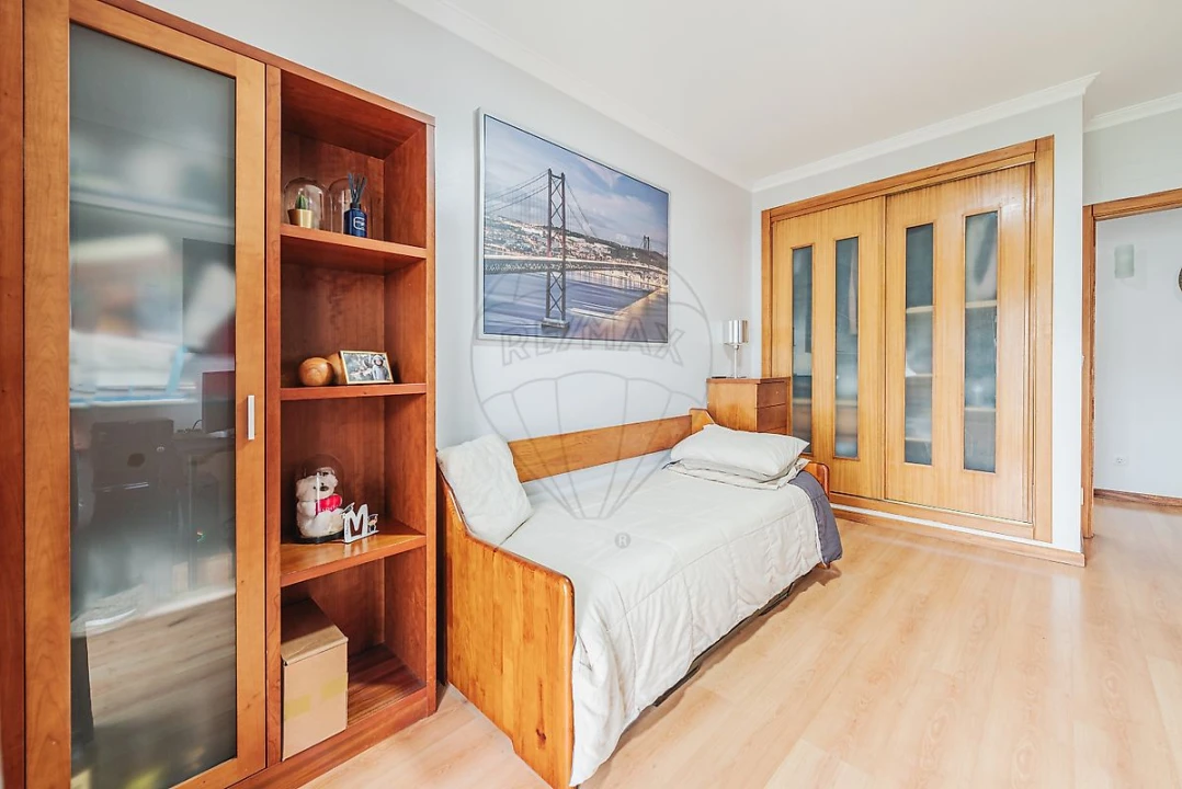 Apartamento T3 para Venda em Rio de Mouro Foto 8