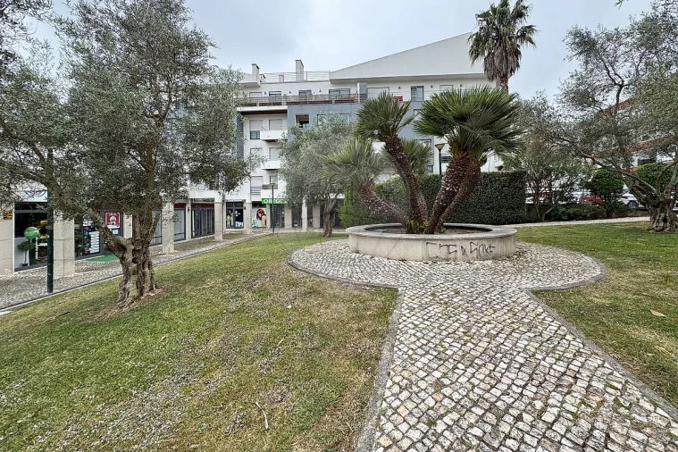 Apartamento T3 para Venda em Rio de Mouro Foto 5