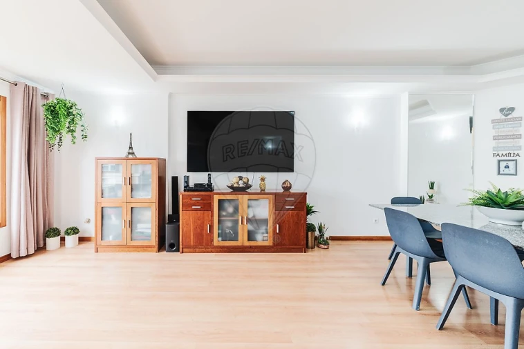 Apartamento T3 para Venda em Rio de Mouro Foto 1