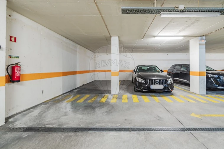 Apartamento T3 para Venda em Rio de Mouro Foto 42