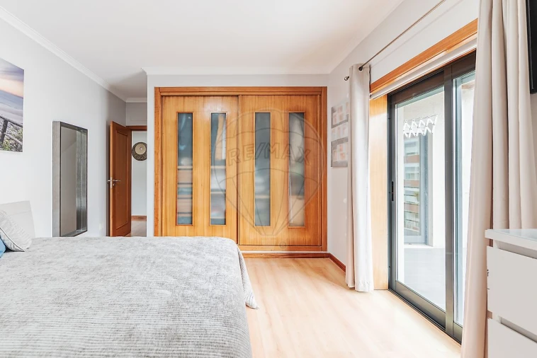 Apartamento T3 para Venda em Rio de Mouro Foto 46