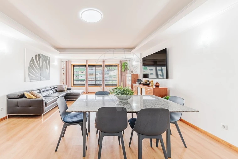 Apartamento T3 para Venda em Rio de Mouro Foto 27