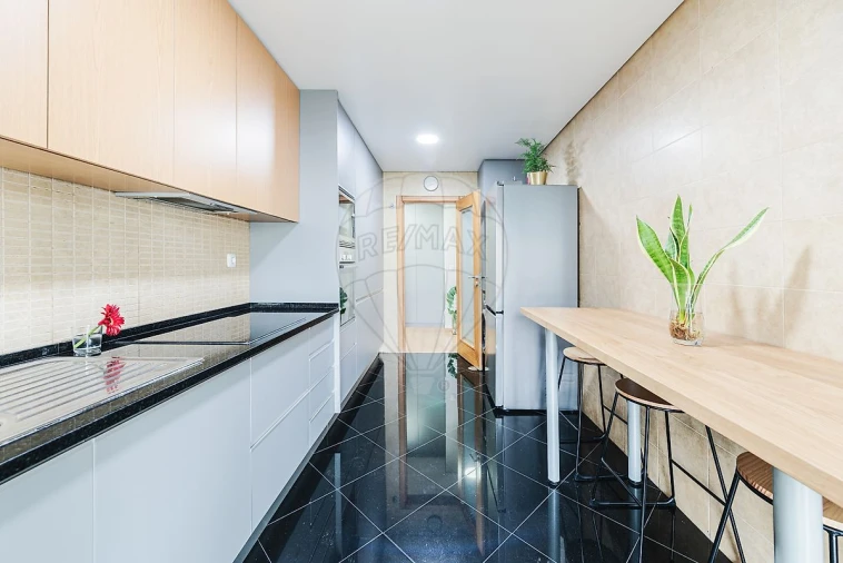 Apartamento T3 para Venda em Rio de Mouro Foto 17