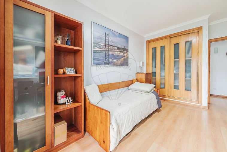 Apartamento T3 para Venda em Rio de Mouro Foto 8