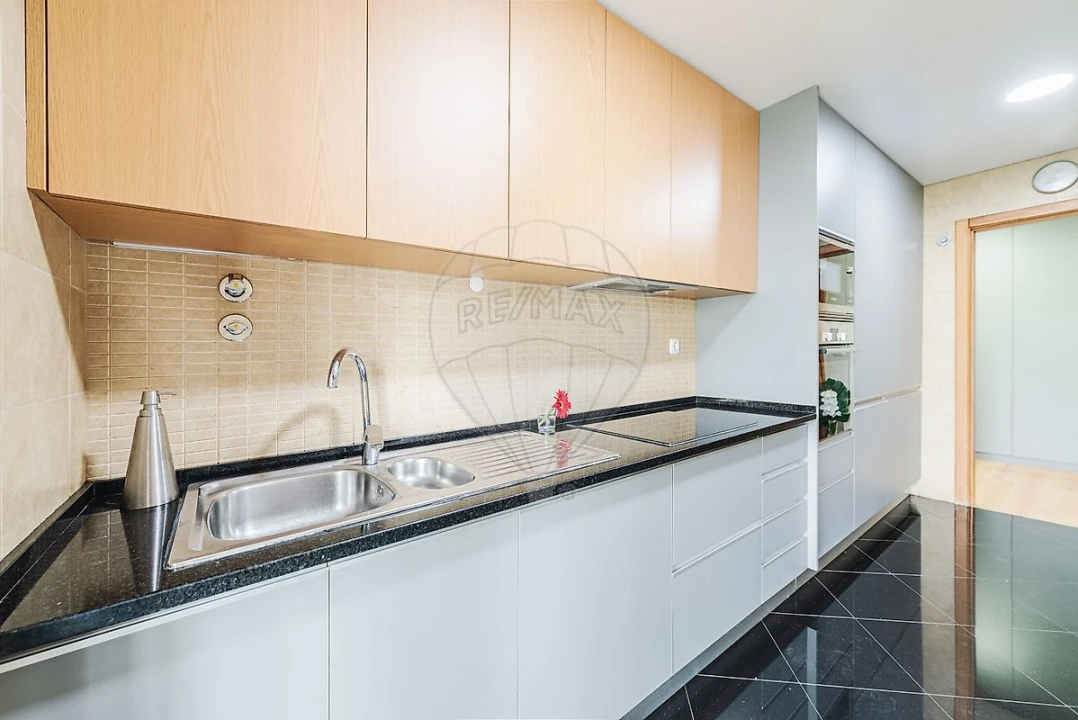 Apartamento T3 para Venda em Rio de Mouro Foto 16