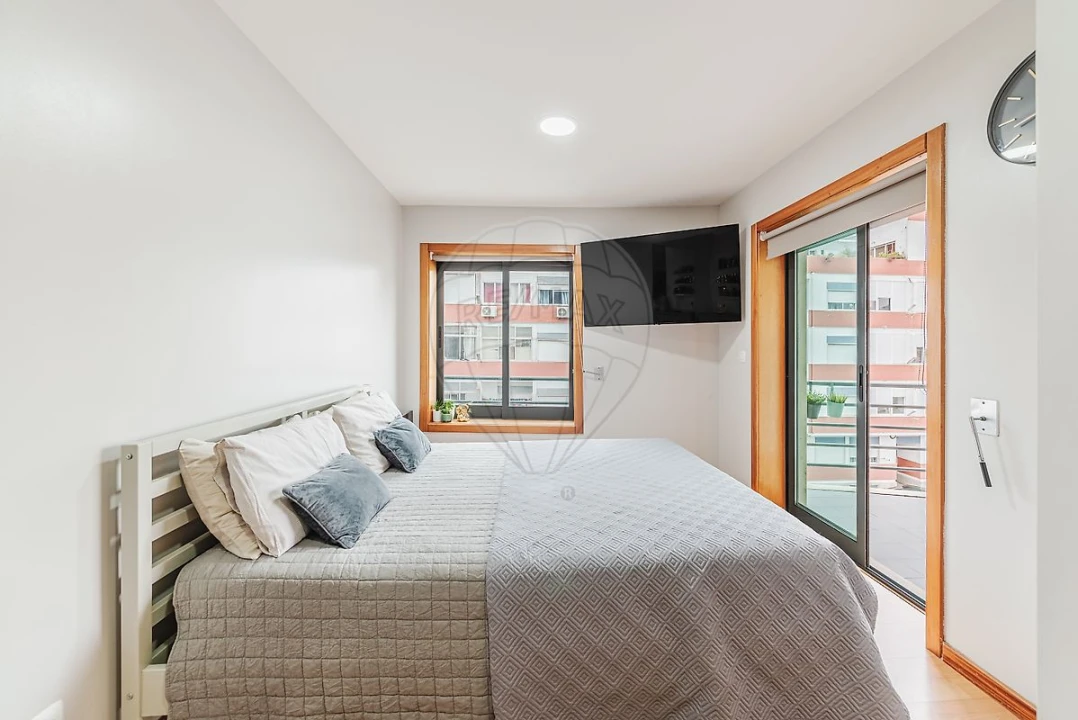 Apartamento T3 para Venda em Rio de Mouro Foto 12