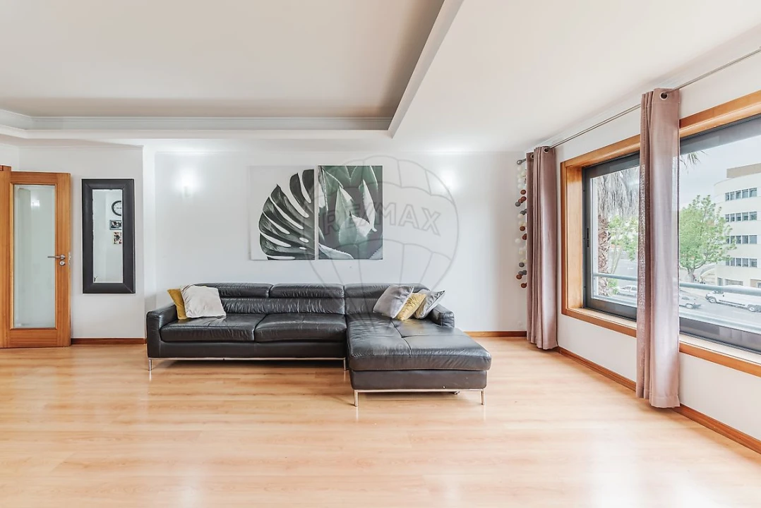 Apartamento T3 para Venda em Rio de Mouro Foto 47