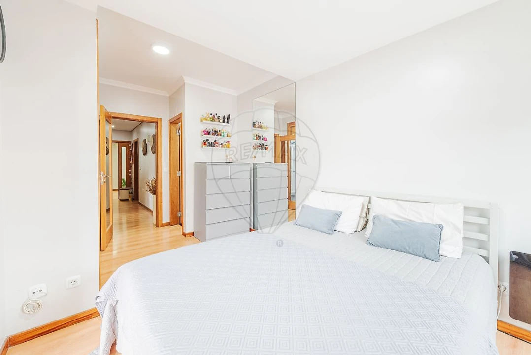 Apartamento T3 para Venda em Rio de Mouro Foto 34