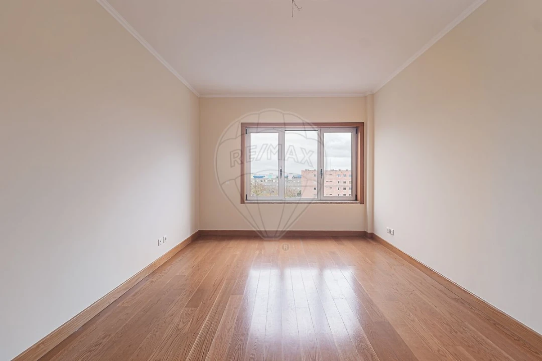 Apartamento T2 para Arrendamento em Parque das Nações Foto 14
