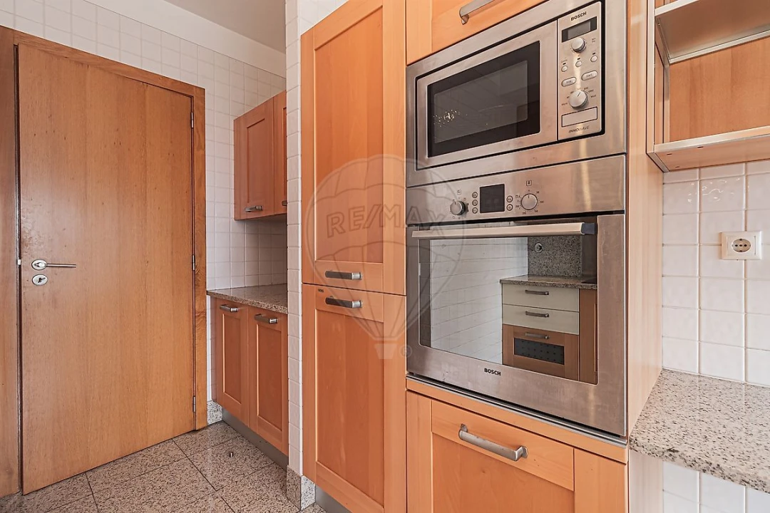 Apartamento T2 para Arrendamento em Parque das Nações Foto 6