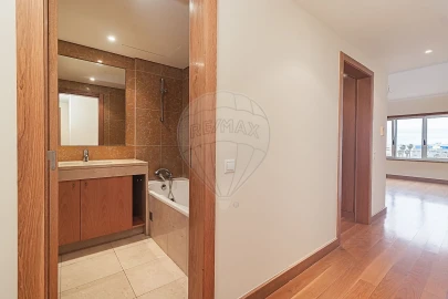 Apartamento T2 para Arrendamento em Parque das Nações