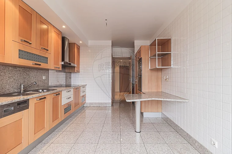 Apartamento T2 para Arrendamento em Parque das Nações Foto 5