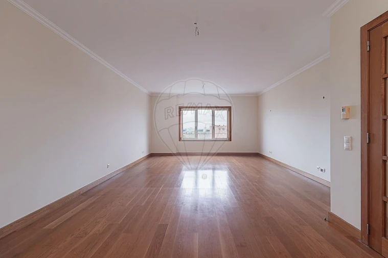 Apartamento T2 para Arrendamento em Parque das Nações Foto 3
