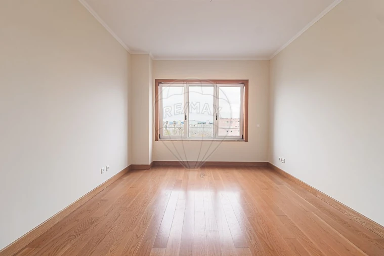 Apartamento T2 para Arrendamento em Parque das Nações Foto 18