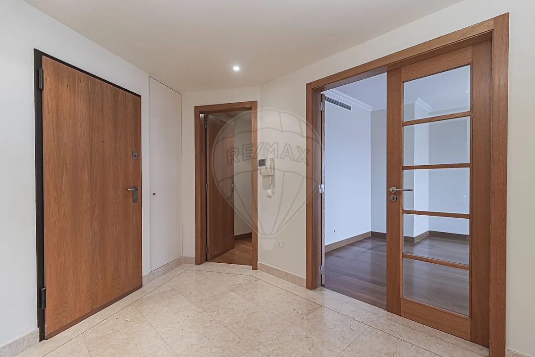 Apartamento T2 para Arrendamento em Parque das Nações Foto 1