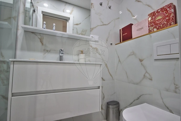 Apartamento T4 para Venda em Arroios Foto 2
