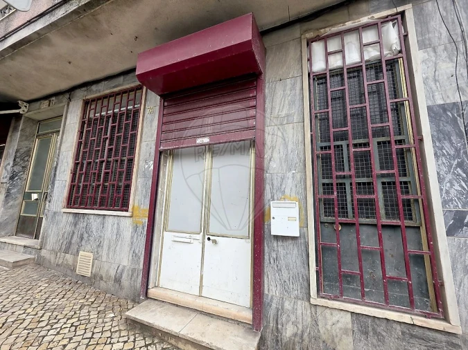 Loja para Arrendamento em Encosta do Sol Foto 2