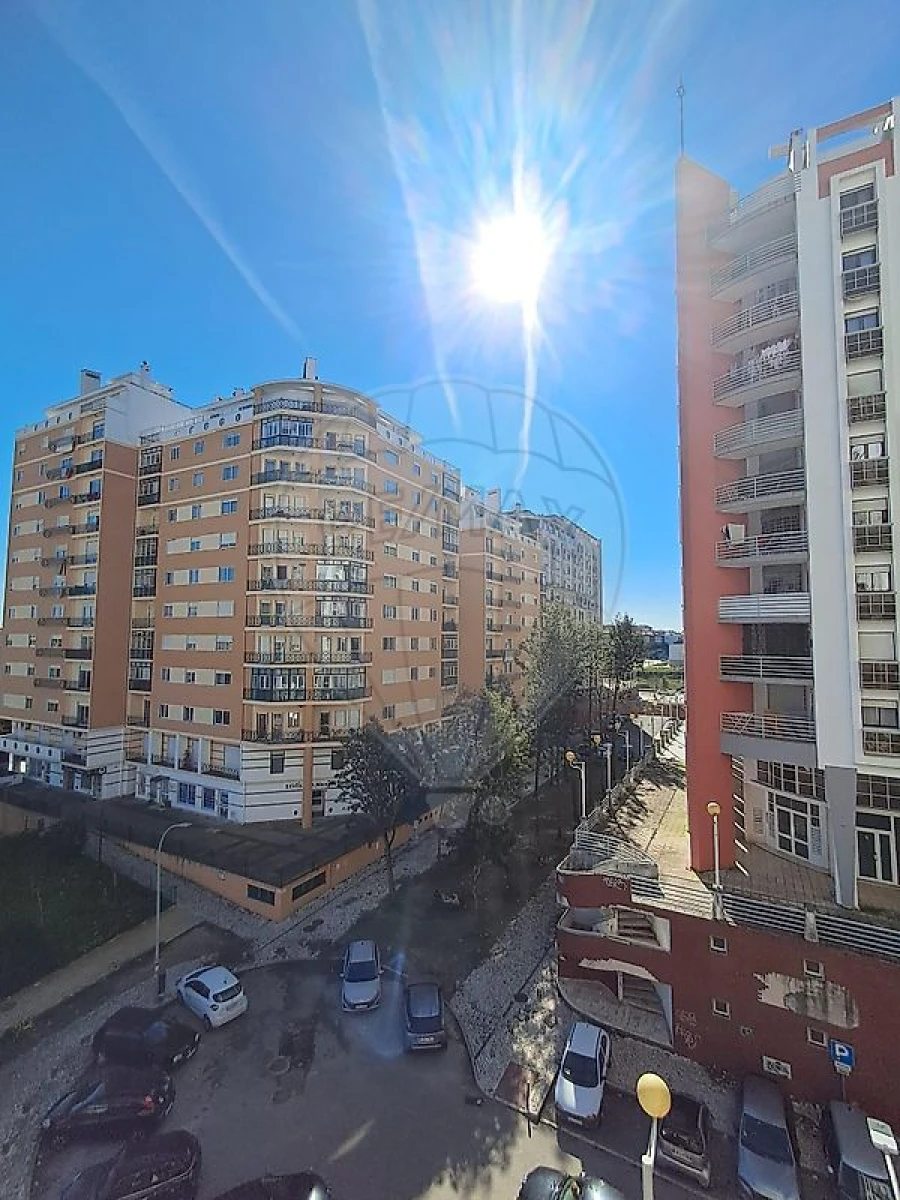 Apartamento T2 para Venda em Algueirão-Mem Martins Foto 22