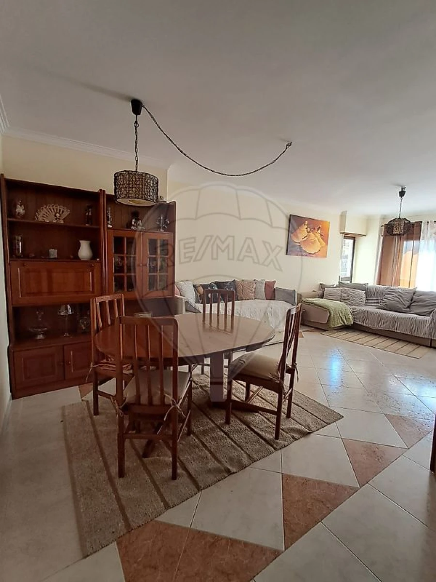 Apartamento T2 para Venda em Algueirão-Mem Martins Foto 25