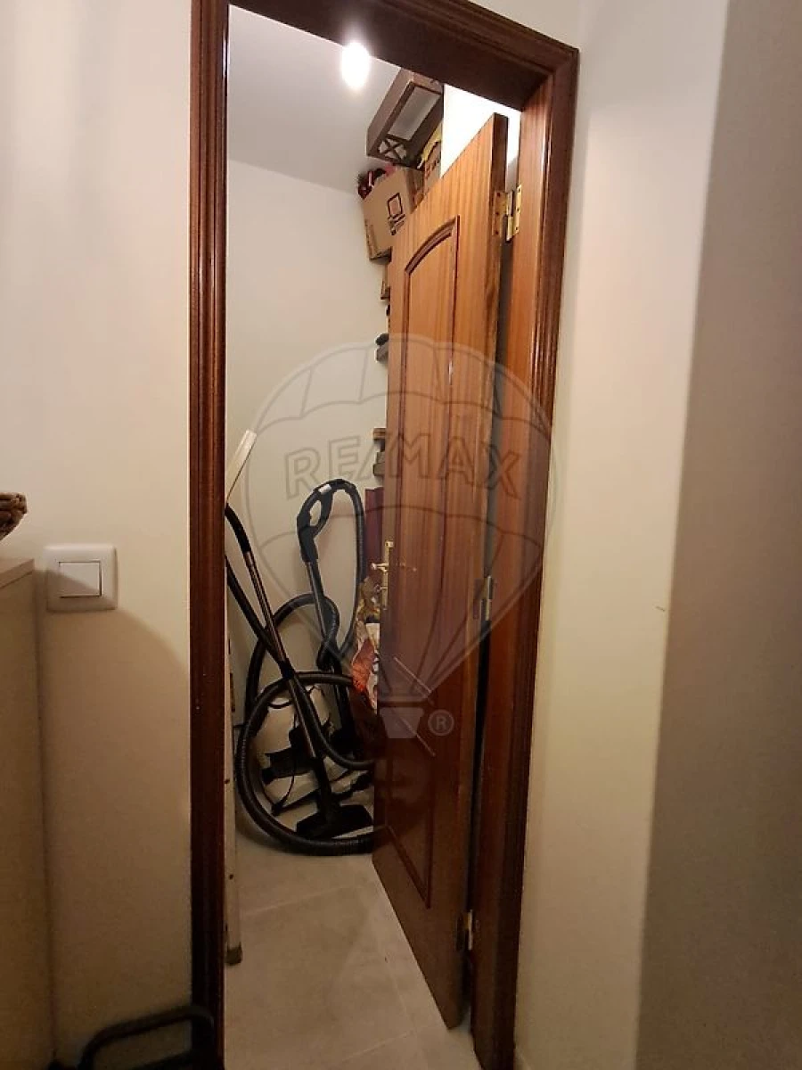 Apartamento T2 para Venda em Algueirão-Mem Martins Foto 18