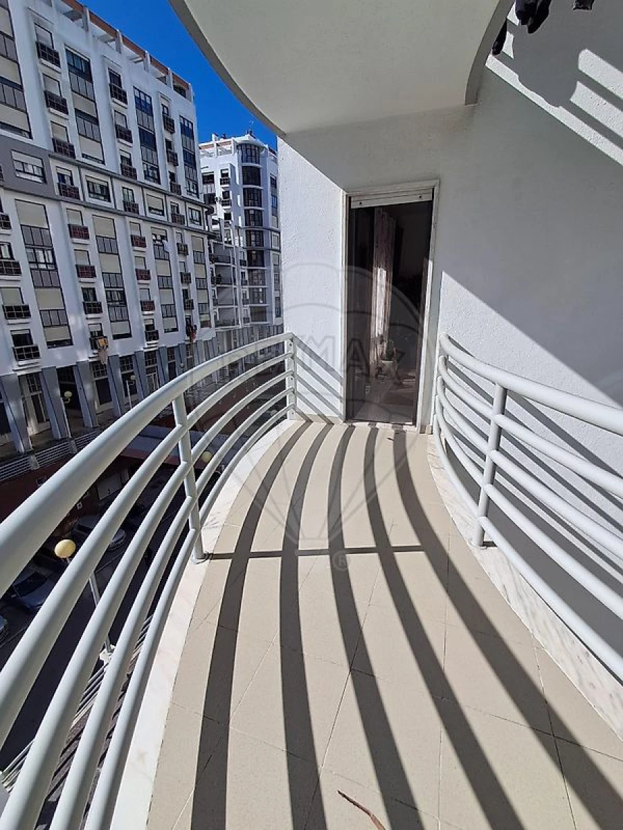 Apartamento T2 para Venda em Algueirão-Mem Martins Foto 20