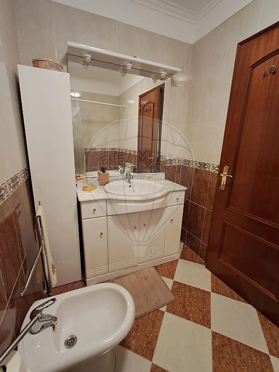 Apartamento T2 para Venda em Algueirão-Mem Martins Foto 12