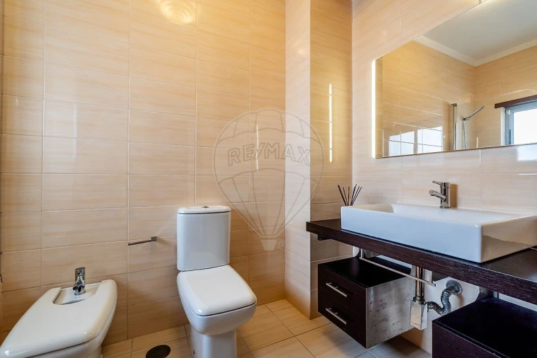 Apartamento T4 para Venda em Portimão Foto 16