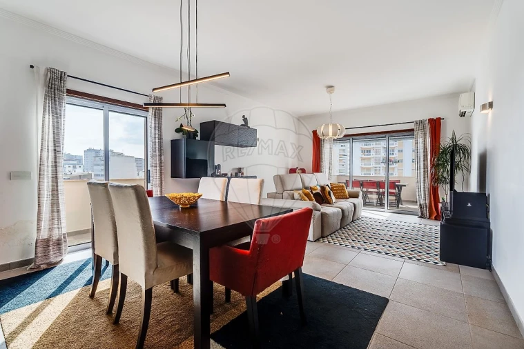 Apartamento T4 para Venda em Portimão Foto 4