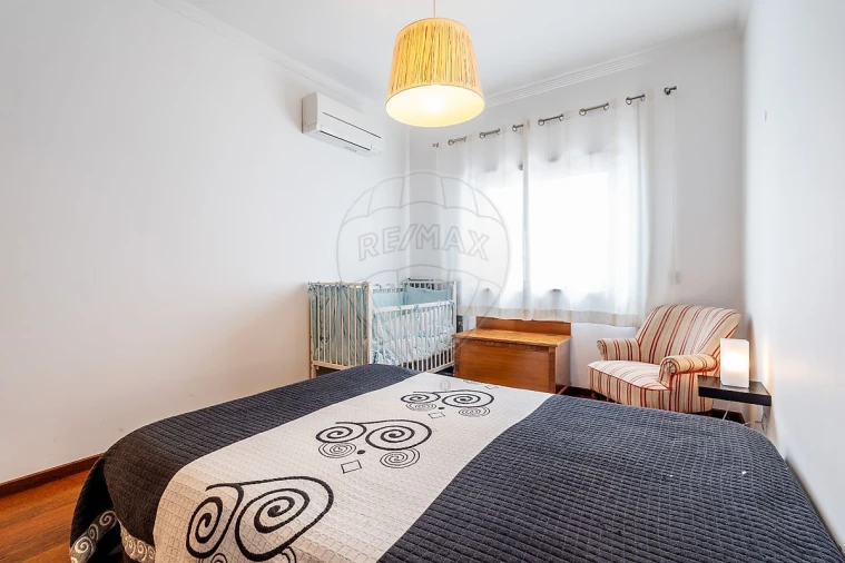 Apartamento T4 para Venda em Portimão Foto 18