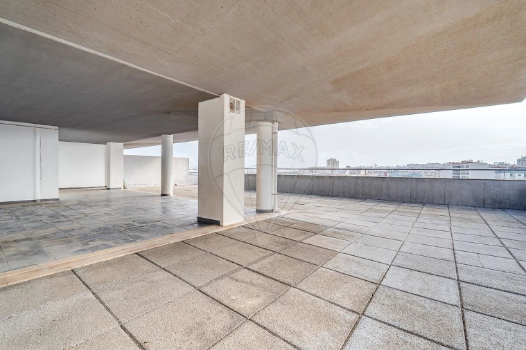 Apartamento T4 para Venda em Portimão Foto 26