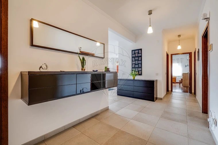 Apartamento T4 para Venda em Portimão Foto 3