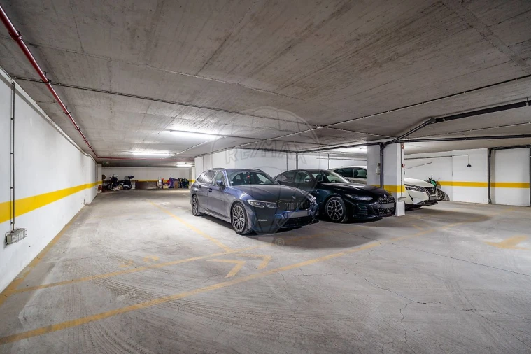 Apartamento T4 para Venda em Portimão Foto 24