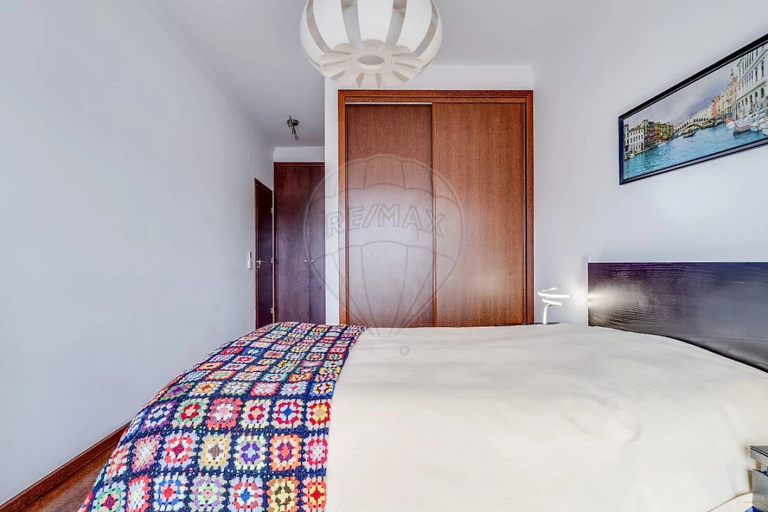 Apartamento T4 para Venda em Portimão Foto 15