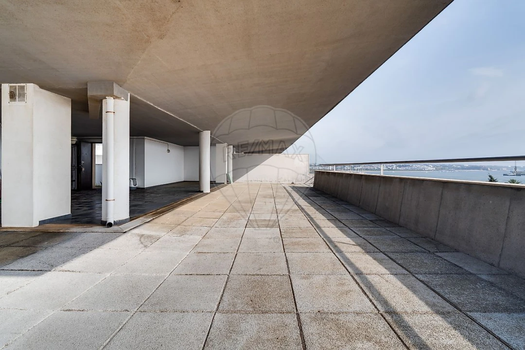 Apartamento T4 para Venda em Portimão Foto 25