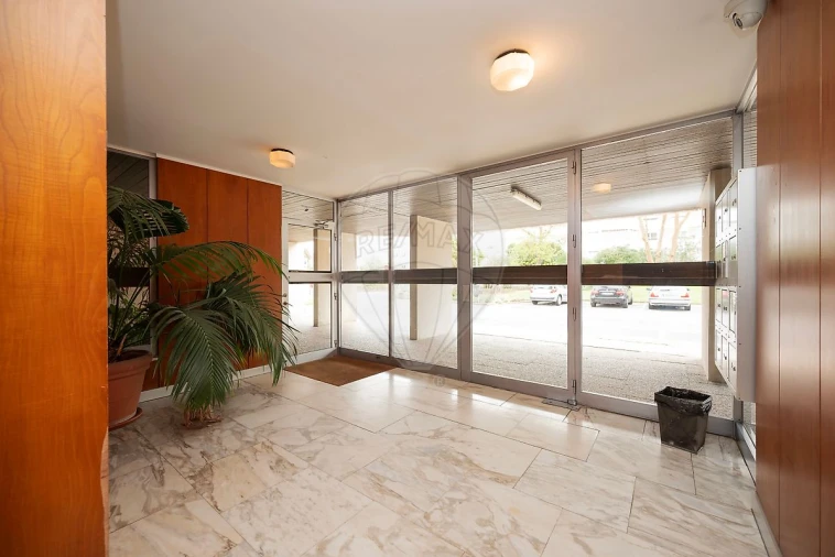 Apartamento T3 para Arrendamento em Oeiras e São Julião da Barra, Paço de Arcos e Caxias Foto 1