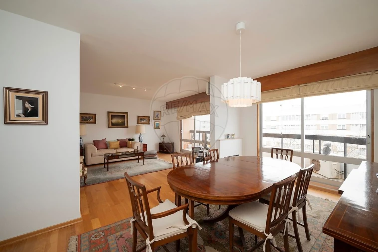 Apartamento T3 para Arrendamento em Oeiras e São Julião da Barra, Paço de Arcos e Caxias Foto 40